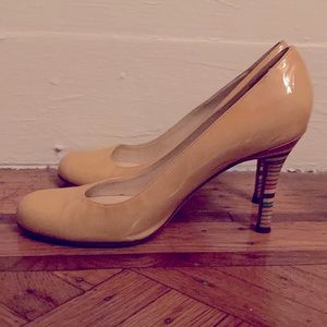 Kate spade shoes size 6B yellow with unique multicolor heels
